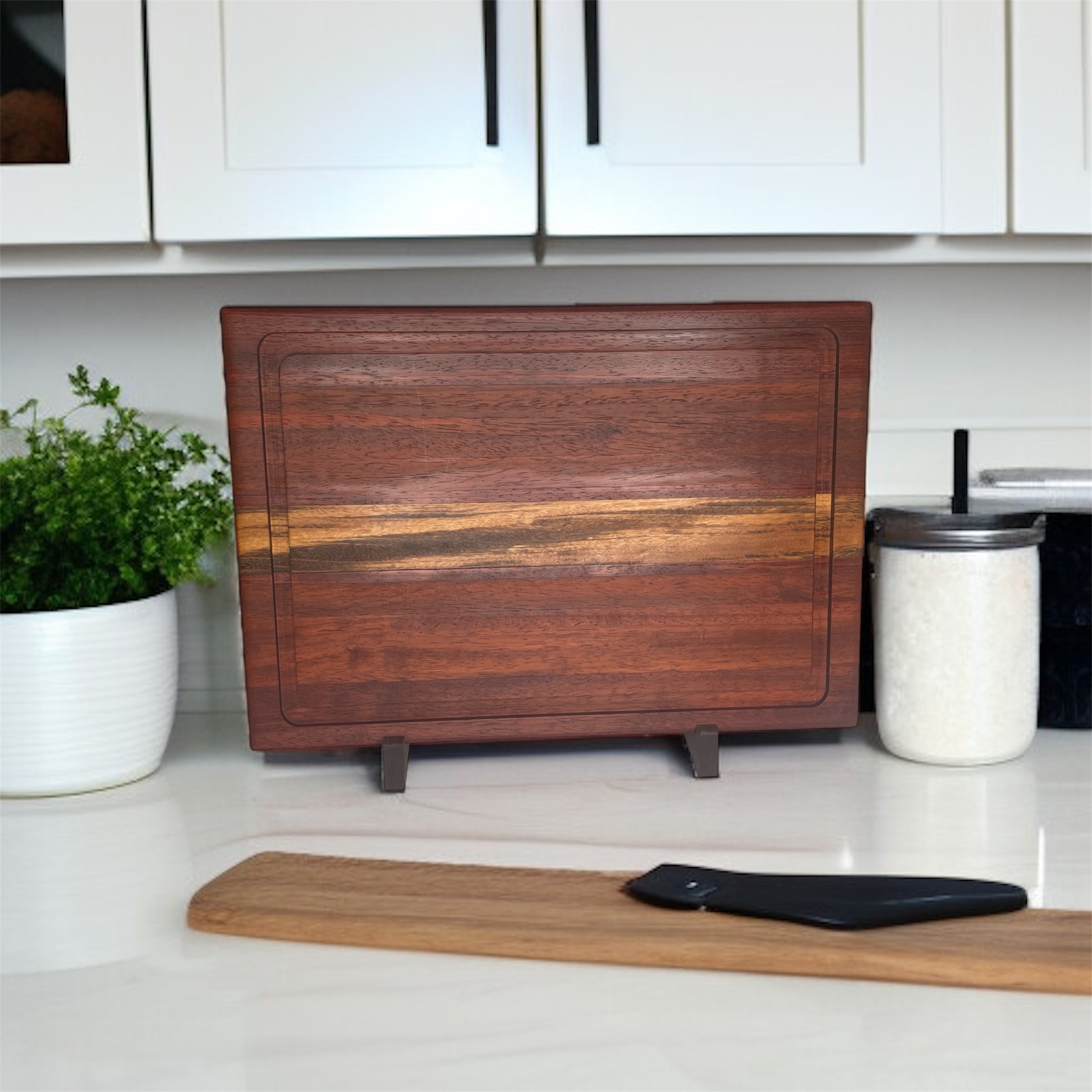 Chef Series Cutting Board – Padauk with Tiger Accents