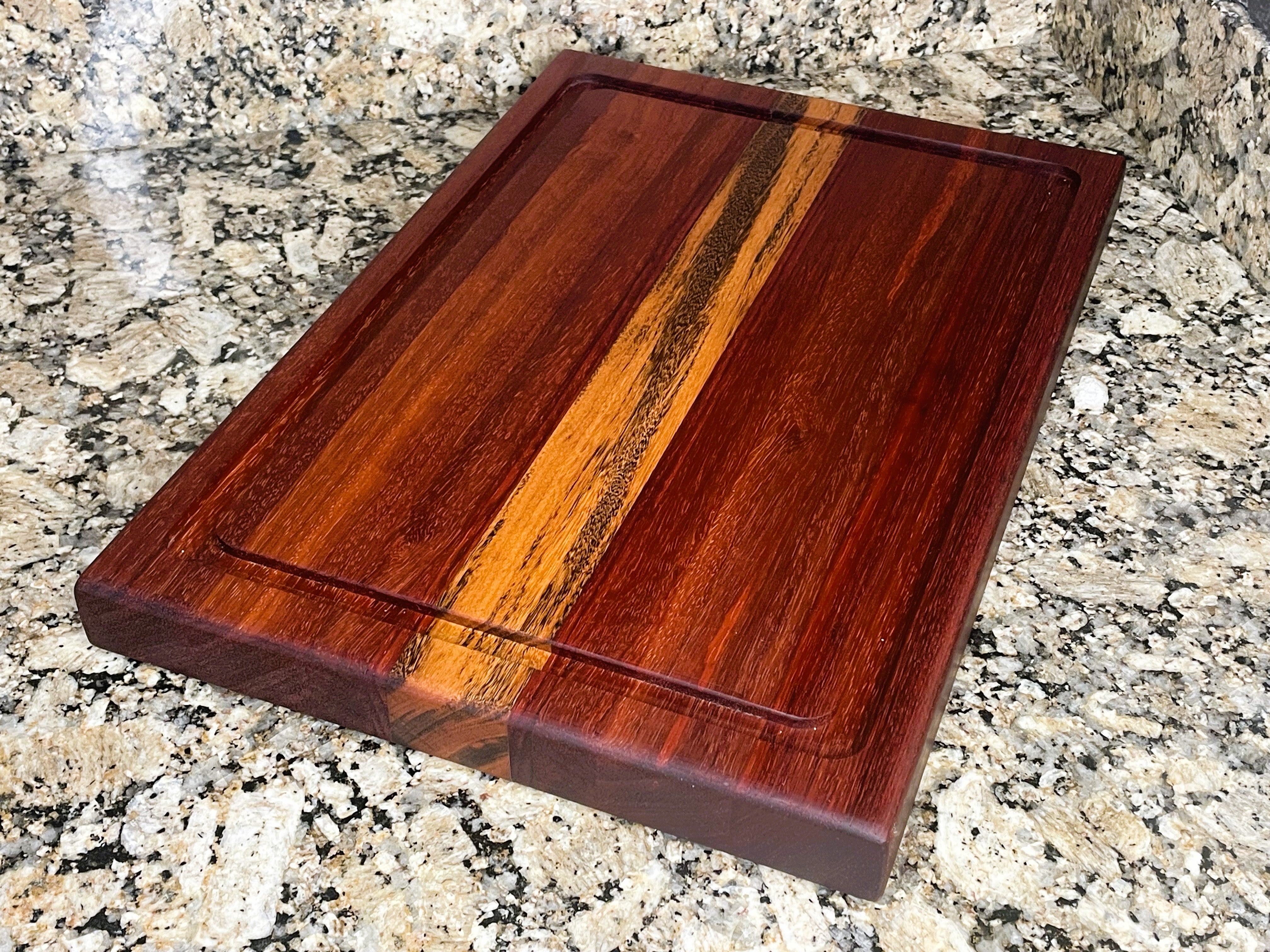 Chef Series Cutting Board – Padauk with Tiger Accents